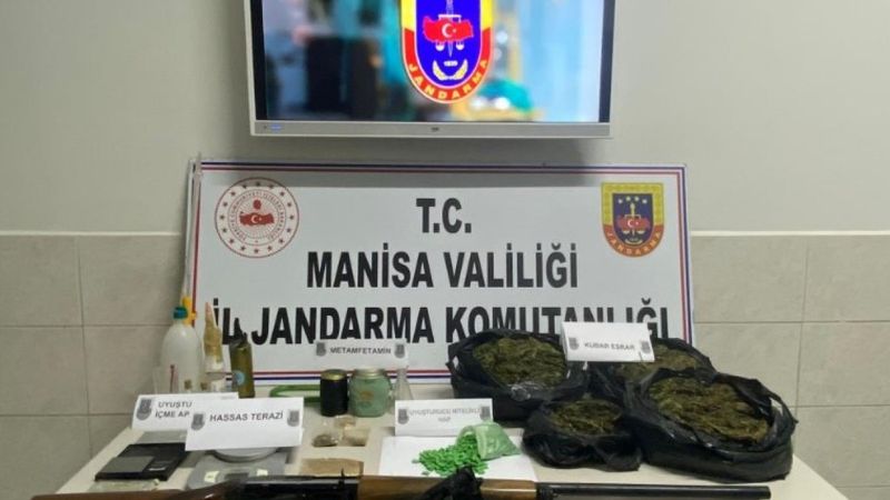 Manisa'da tutuklu kişinin evinden uyuşturucu ve silah çıktı