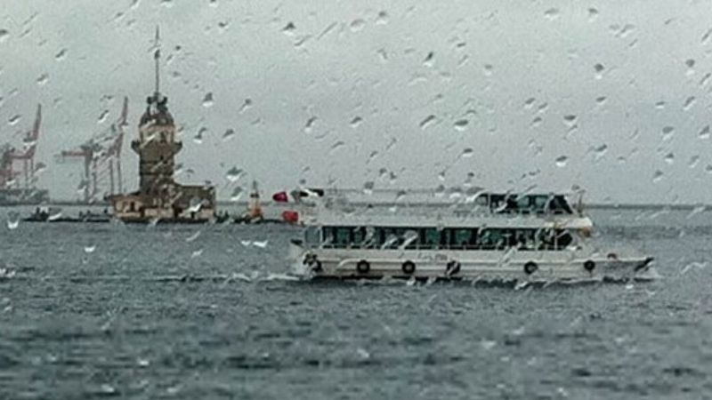 İstanbul'da deniz ulaşımına fırtına engeli