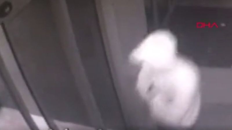 Modacı Melisa Naz Özmen'in 4 milyonluk mücevheri çalındı