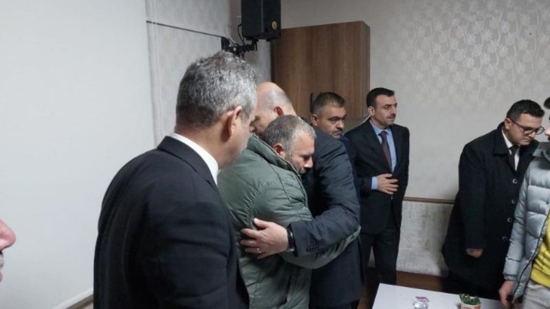 Süleyman Soylu ve Mahmut Özer'den hayatını kaybeden öğretmenin ailesine taziye ziyareti