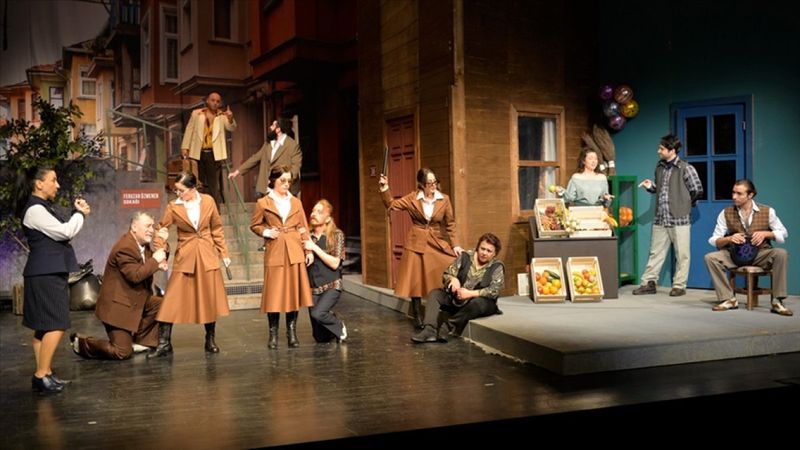 Yerli yazarların yazdığı oyunlar tiyatroseverlerle buluşacak 