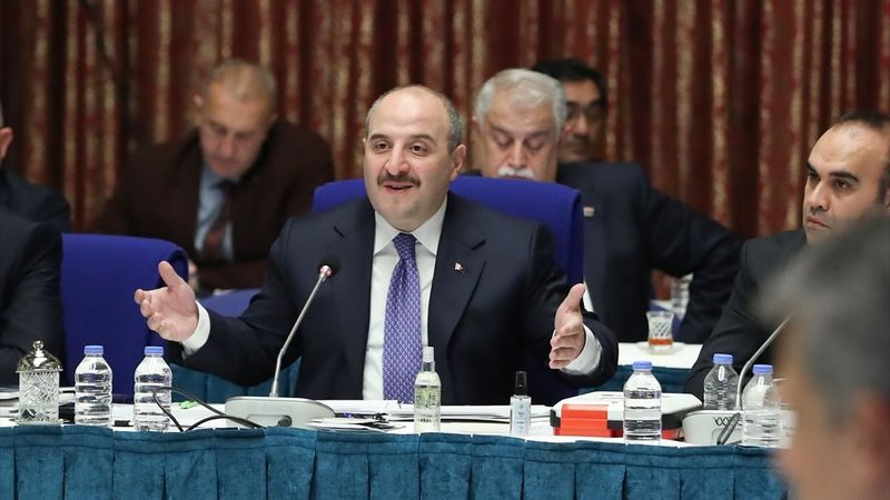 Mustafa Varank'tan 'Savunma sanayiine daha az yatırım yapılmalı' diyen Garo Paylan'a cevap