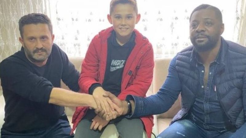 Oğlunun futbol oynamasına izin vermeyen babayı, Pascal Nouma ikna etti