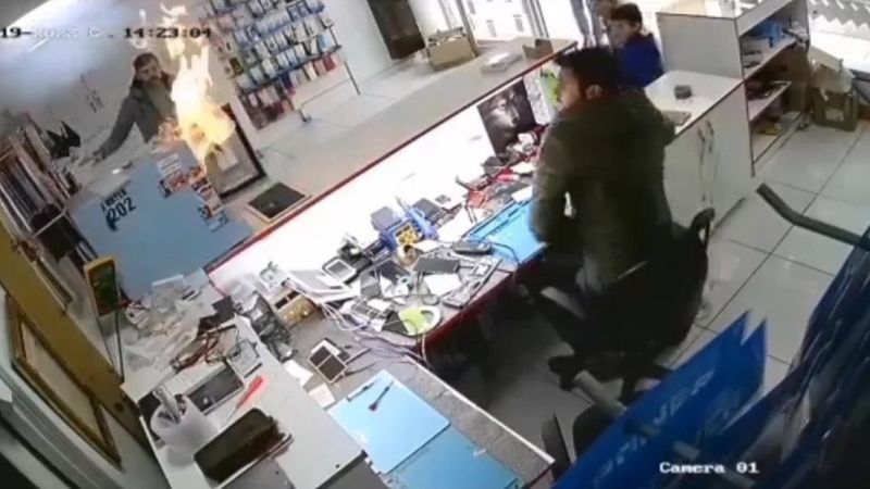 Kahramanmaraş'ta cep telefonu bomba gibi patladı