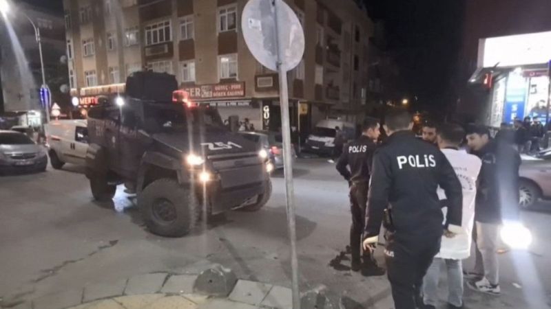 Sultangazi’de bebeğiyle yürüyen kadına silahlı saldırı