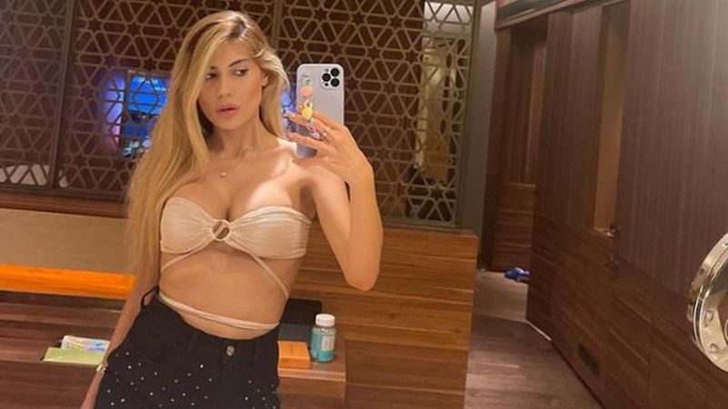 İşte Benim Stilim'le tanınmıştı! Nihal Candan bornozlu yatak pozuyla mest etti! 'Çıtayı arşa çıkardın'