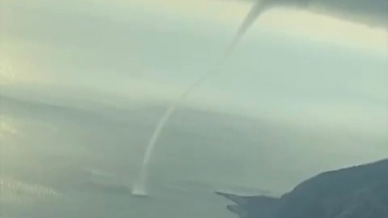 Antalya'da denizde hortum oluştu