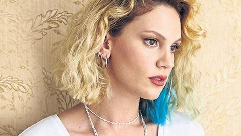 Farah Zeynep Abdullah'ın cesur pozları beğeni topladı! 'Sen harika bir detaysın'