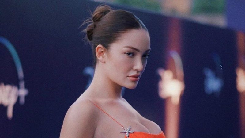 Danla Bilic dekolteli yatak pozlarıyla beğeni topladı! 