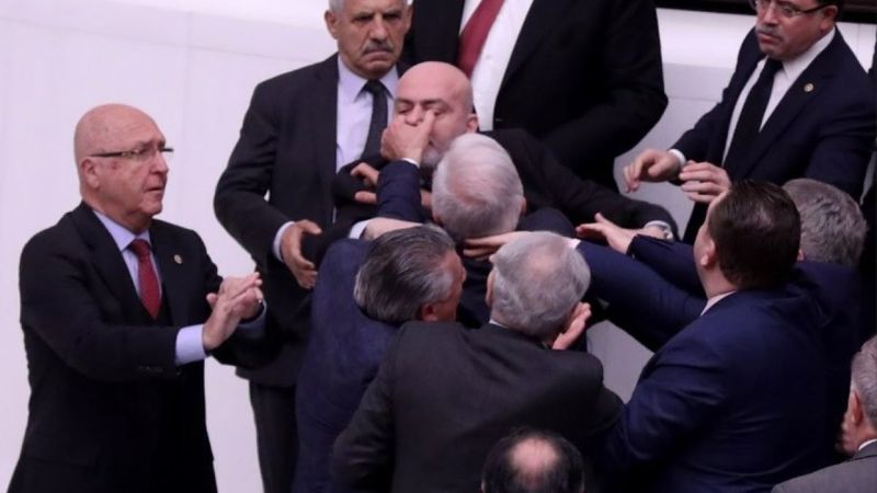 TBMM'de Hüseyin Örs'ü yaralayan Zafer Işık'a iki birleşime katılmama cezası