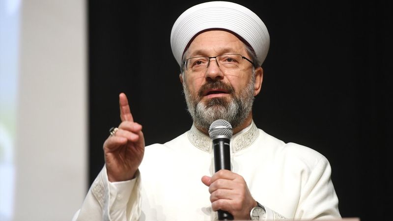 Ali Erbaş: Müslümanca duruş sergileyen aileyi nasıl oluşturabiliriz