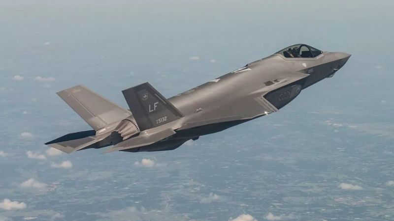 Almanya, F-35 tipi savaş uçağı alımı için imzayı attı