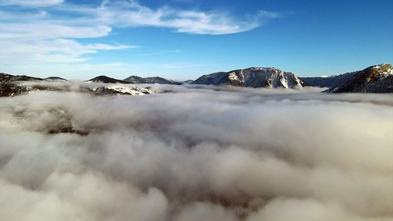 Kar ve sisle kaplanan Küre Dağları'ndan kartpostallık manzaralar