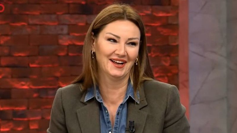 Okan Bayülgen'den Pınar Altuğ'a: Niye yaşlanmıyorsun