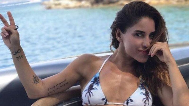 Kaslı vücuduyla büyüledi! Bali'ye yerleşen Irmak Ünal'ın bikinili pozları mest etti! 'Fiziğin şaka mı?'