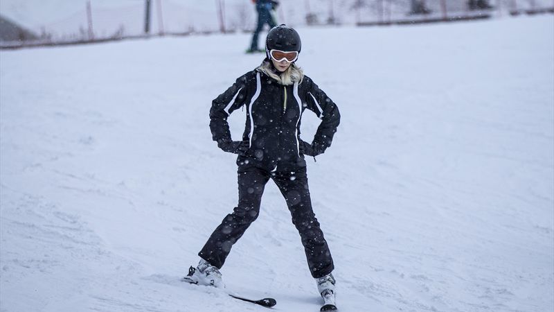 Kuraklık vurdu: Kayak merkezlerinde suni karlama