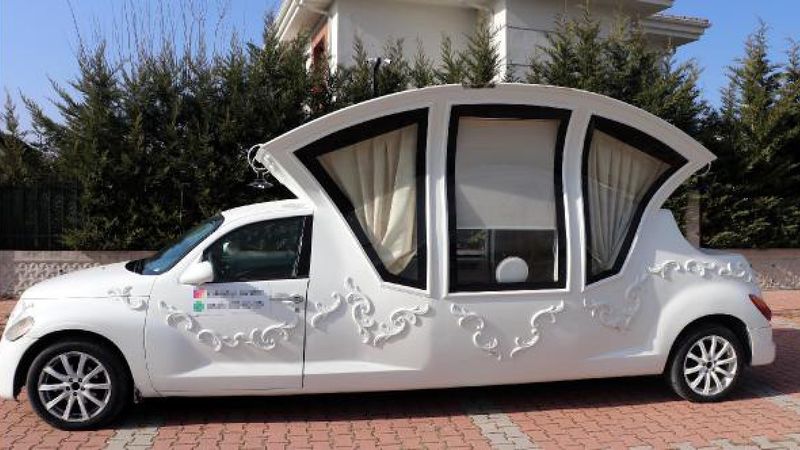 Kazakistan'dan Kayseri'ye 'Külkedisi arabası'na benzeyen araçla geldi