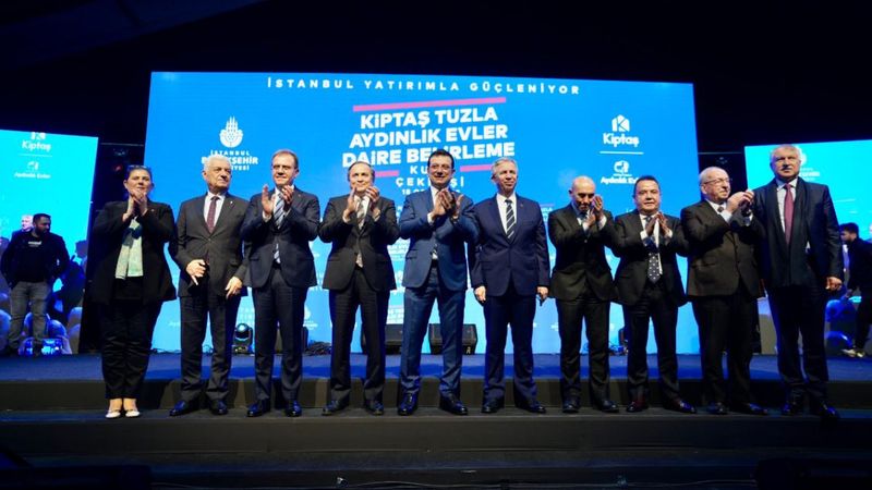 CHP'li büyükşehir belediye başkanları İstanbul'da buluştu