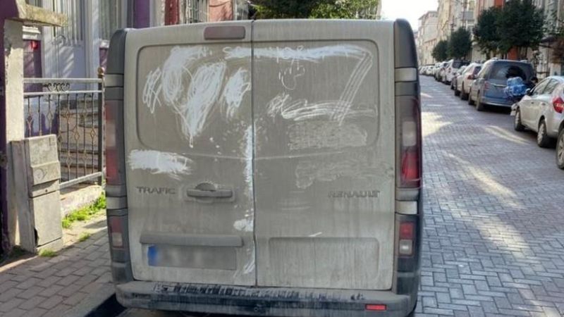 Başakşehir’de ambulansa yol vermeyen sürücüye 872 TL ceza kesildi