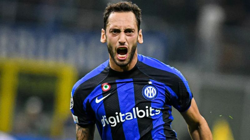 Hakan Çalhanoğlu: Milan'ı silip süpürdük