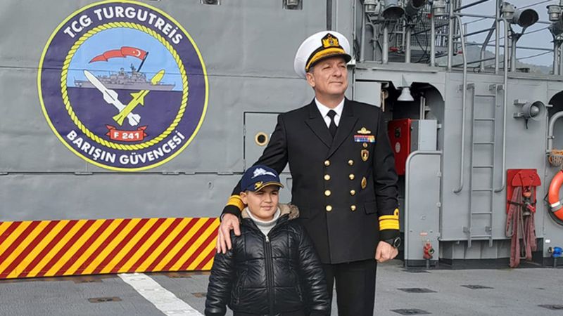 Düzce'de ilkokul öğrencisinin savaş gemisi görme hayali gerçek oldu