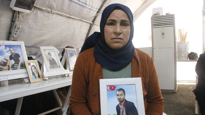 Evlat nöbetindeki anne:  Ruh sağlığım bozuldu