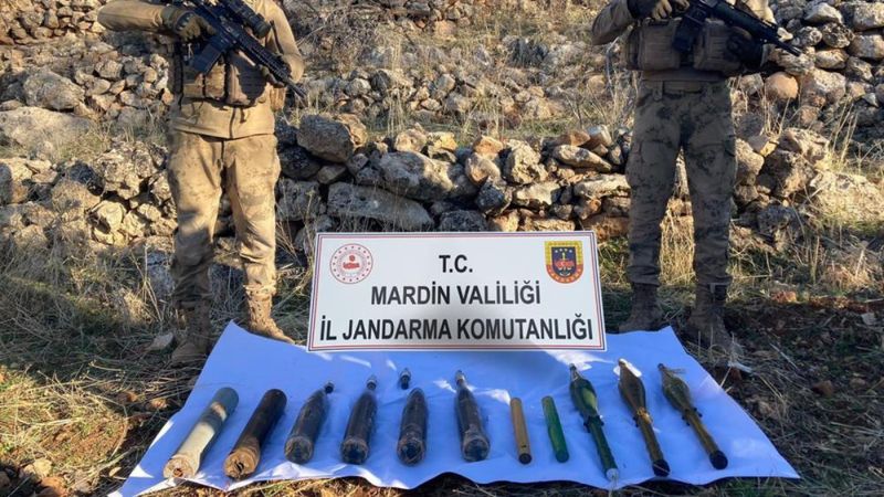 Mardin’de PKK’nın patlayıcı ve malzeme depolarına ağır darbe