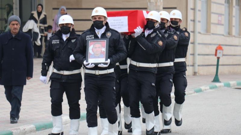 Diyarbakır'daki kaza şehit olan polis memuru toprağa verildi