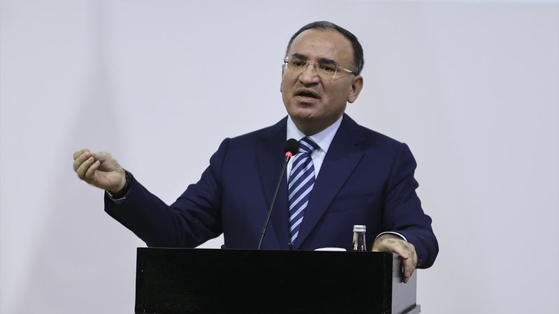 Bekir Bozdağ: Hakim ve savcılar sosyal medya lincinden etkileniyor