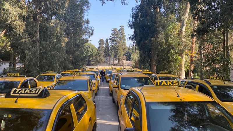 İzmir'de taksi tarifelerine zam: İndi-bindi 30 TL oldu