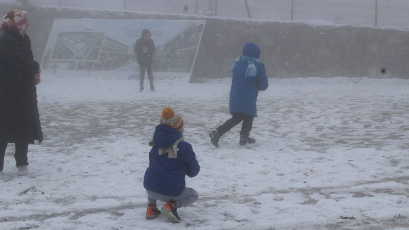 Kartepe'ye 5 santim kar yağdı