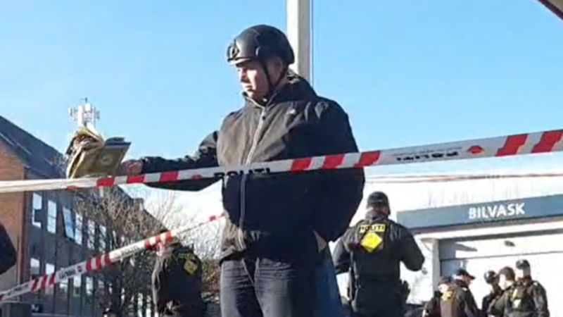 Danimarka'da Rasmus Paludan Kur'an-ı Kerim yaktı