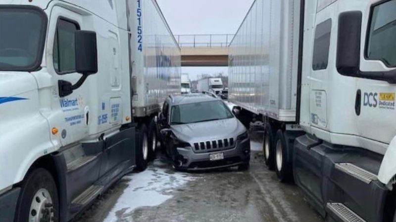 ABD’de 85 araç birbirine girdi