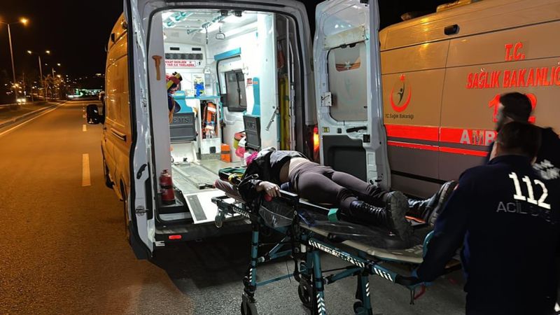 Düzce'de taksi ile otomobil çarpışarak şarampole uçtu