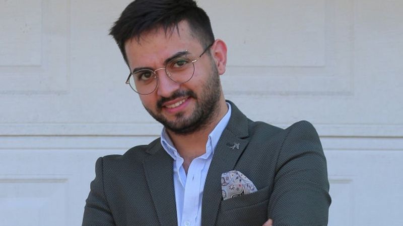 Ölüm haberiyle yıkıldı! Kadir Ezildi'yi yasa boğan ölüm haberi..