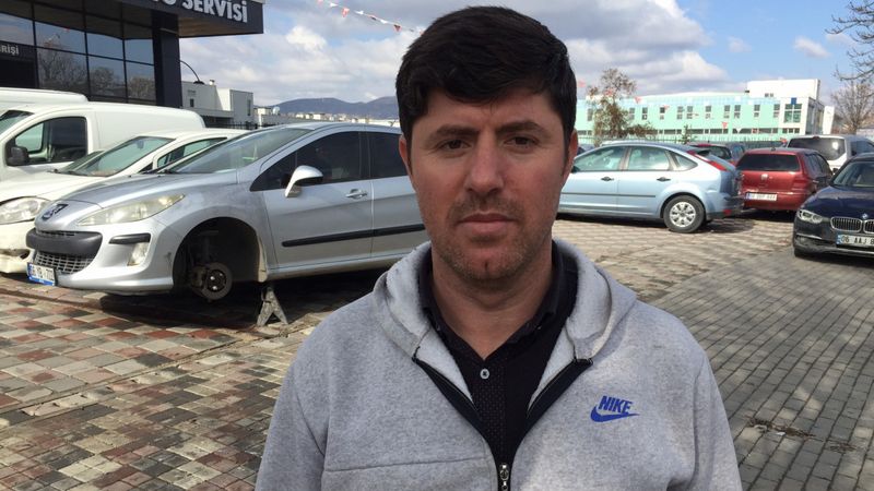 Ankara'da park halindeki aracın lastiği çalındı: İlerleyemeyince anladım