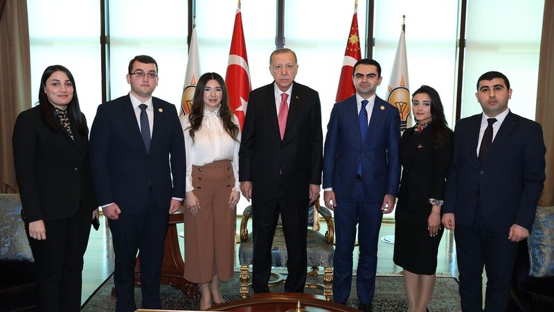 Cumhurbaşkanı Erdoğan, YAP Gençler Birliği Başkanı İslamov'u ve heyetini kabul etti