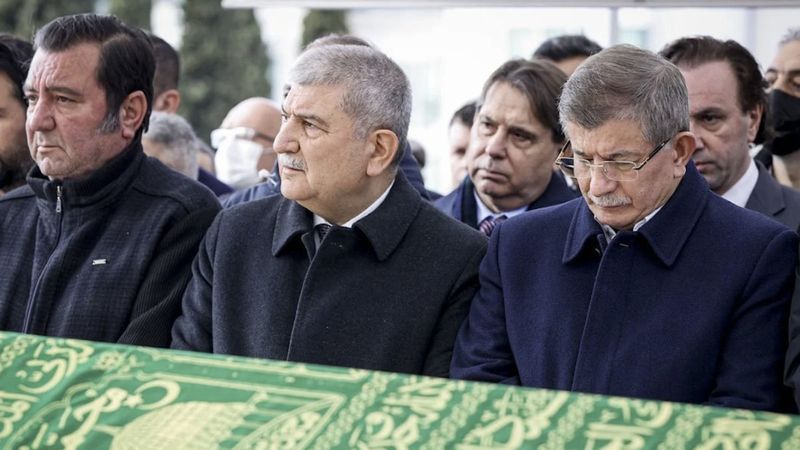 Diyanet’ten Ahmet Davutoğlu’nun hatim okutulmadı iddialarına yalanlama