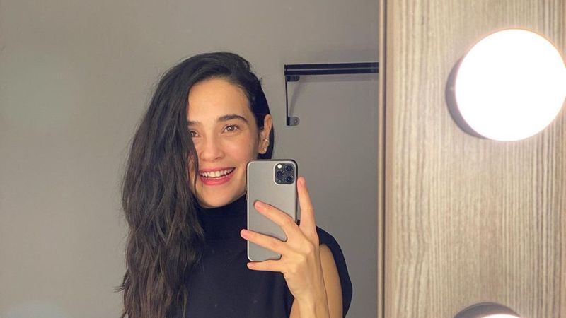 Funda Eryiğit'ten hamilelik pozları