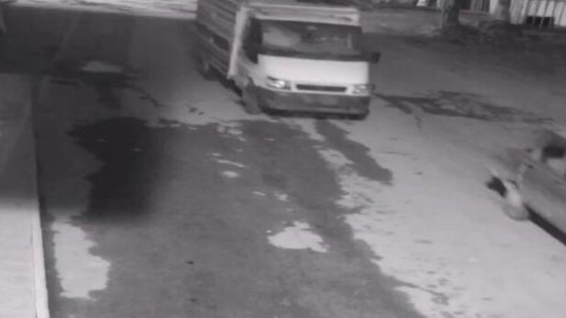 Malatya'da hırsızlık olayı: Kamyoneti halatla çekerek götürdüler