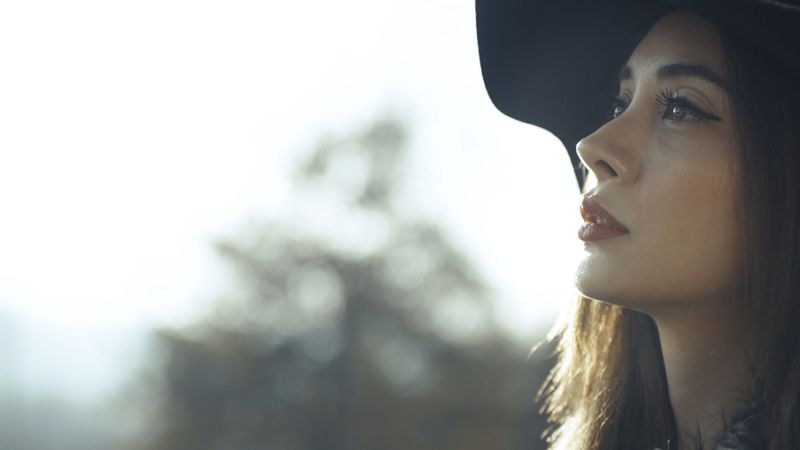 Buse Aşkar'ın Üşütüyor Sensizlik  isimli  teklisi tüm dijital platformlarda müzikseverlerle buluştu