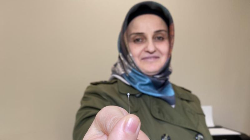 Gaziosmanpaşa’da hapşıran kadın ağzına aldığı iğneyi yuttu