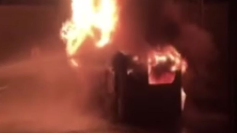 İETT otobüsünün alev alev yandığı anlar kamerada