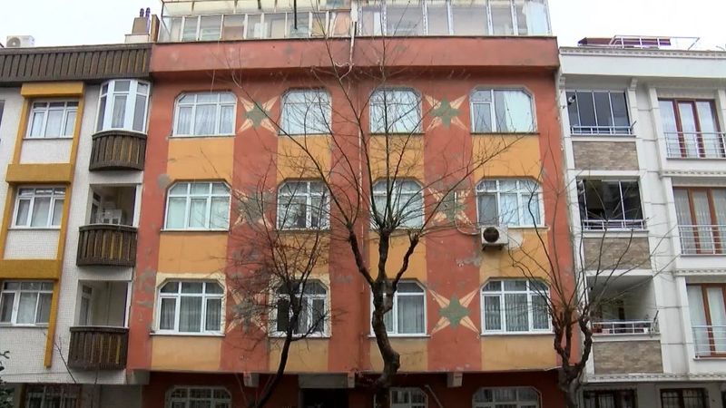 Güngören'de eşini sırtından bıçakladı: Şikayetçi olmadı