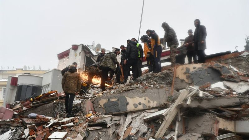 Deprem sırasında ve sonrasında yapılması gerekenler