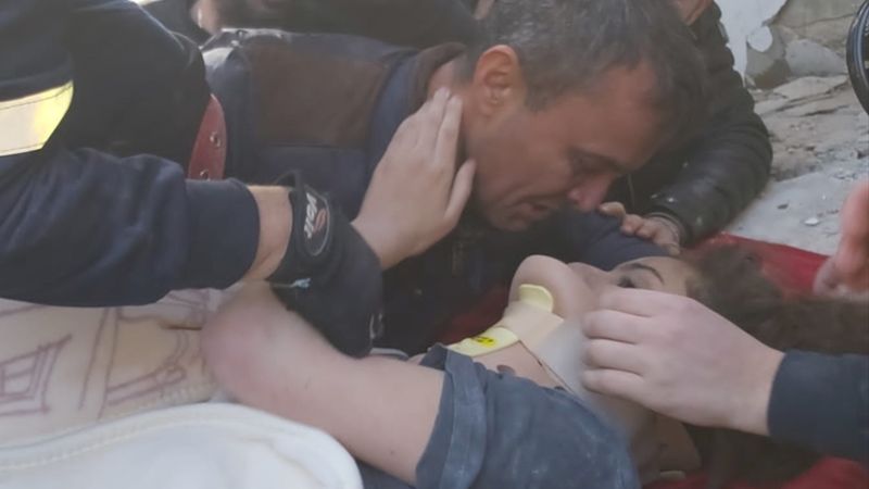 Hatay'da 17 yaşındaki kız 37 saat sonra kurtarıldı