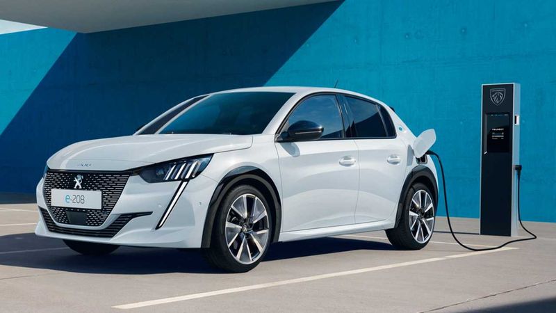 Peugeot, 2030’da Avrupa’da tamamen elektrikli  araç satacak