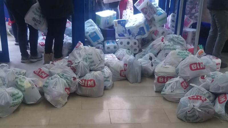 BİM’den deprem bölgesinde 100’ü aşkın mağazasında bedava ürün dağıtımı