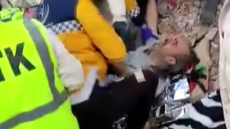 Adıyaman'da bir kişi, 125 saat sonra sağ olarak kurtarıldı