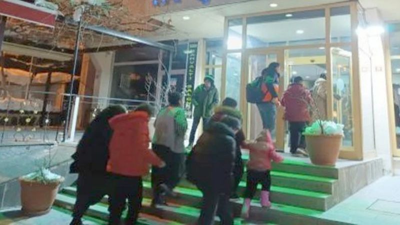 Depremzedeler, Hakkari'de otelde ağırlanıyor